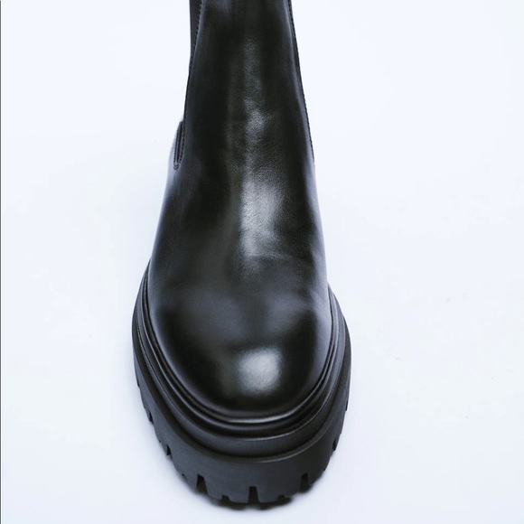 NWT Zara Black Flat Leather Lug Ankle Boots. Size 7.5. - Picture 4 of 10